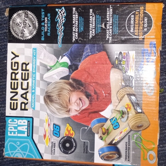 Epic Lab Energy Racer Model Kit - Picture 2 of 5